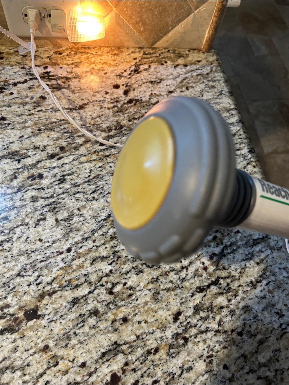 Panasonic Reach Easy Handheld Massager in White and Gray - Picture 6 of 8